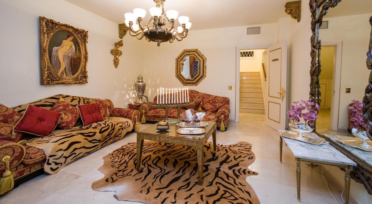 Royal Roman Empire Marbella Bagian luar foto