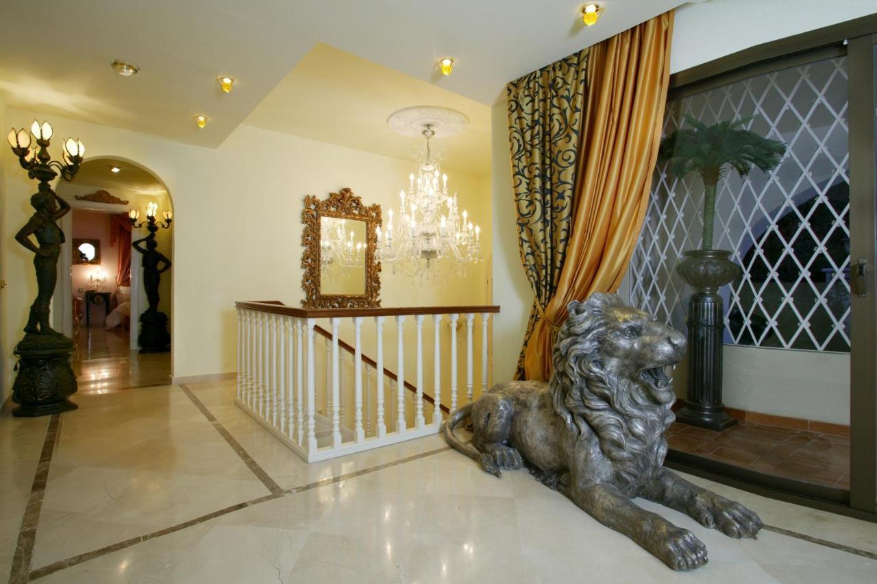Royal Roman Empire Marbella Bagian luar foto