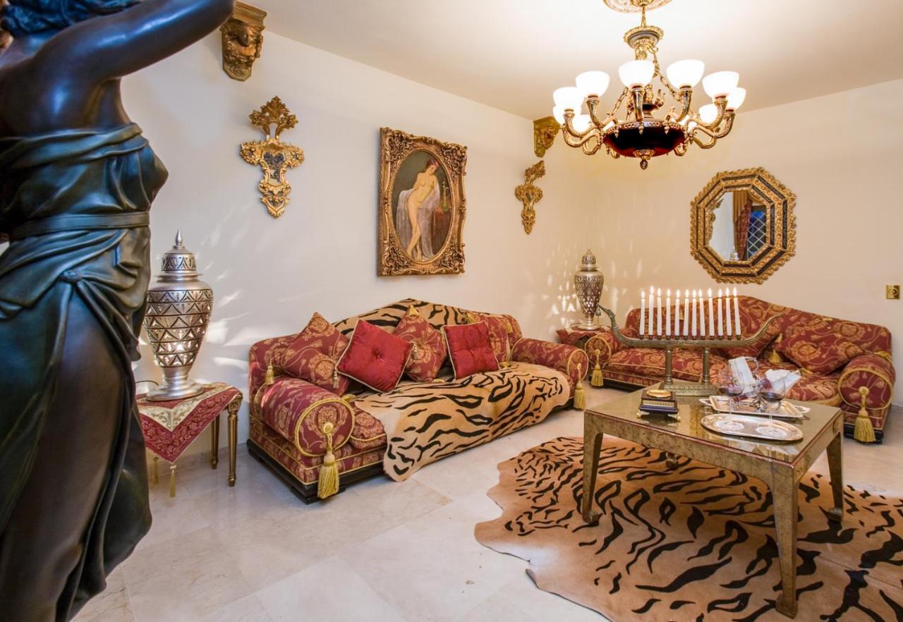 Royal Roman Empire Marbella Bagian luar foto