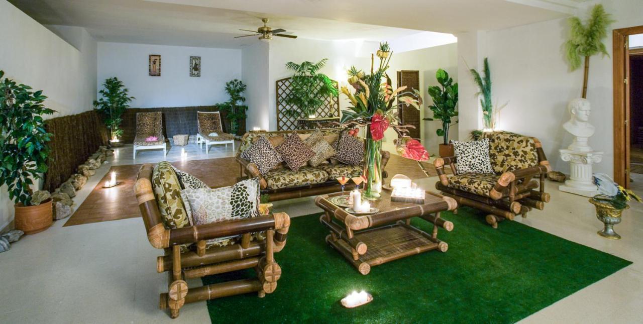Royal Roman Empire Marbella Bagian luar foto