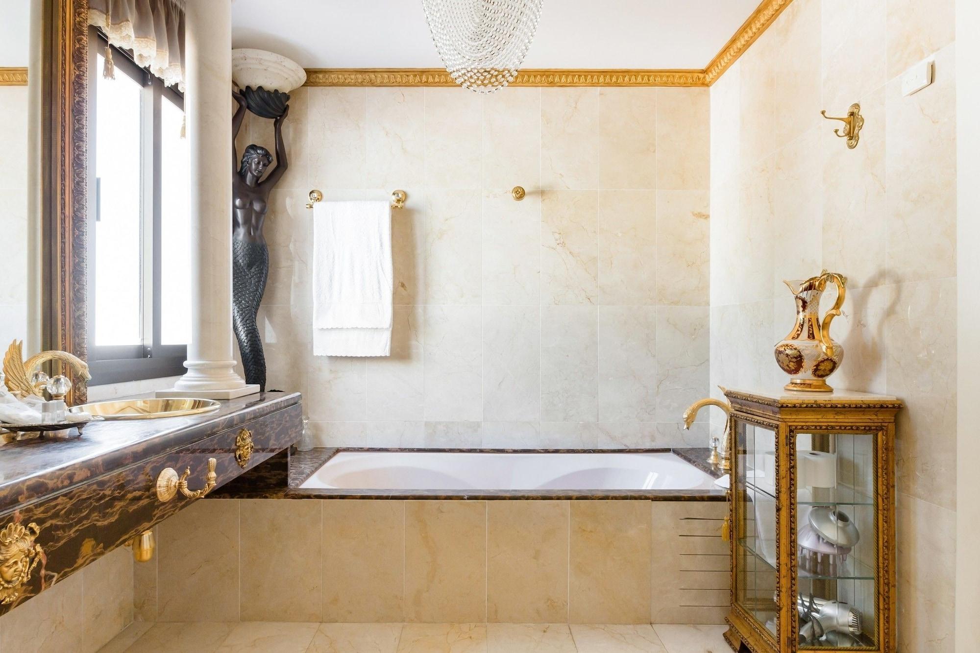 Royal Roman Empire Marbella Bagian luar foto