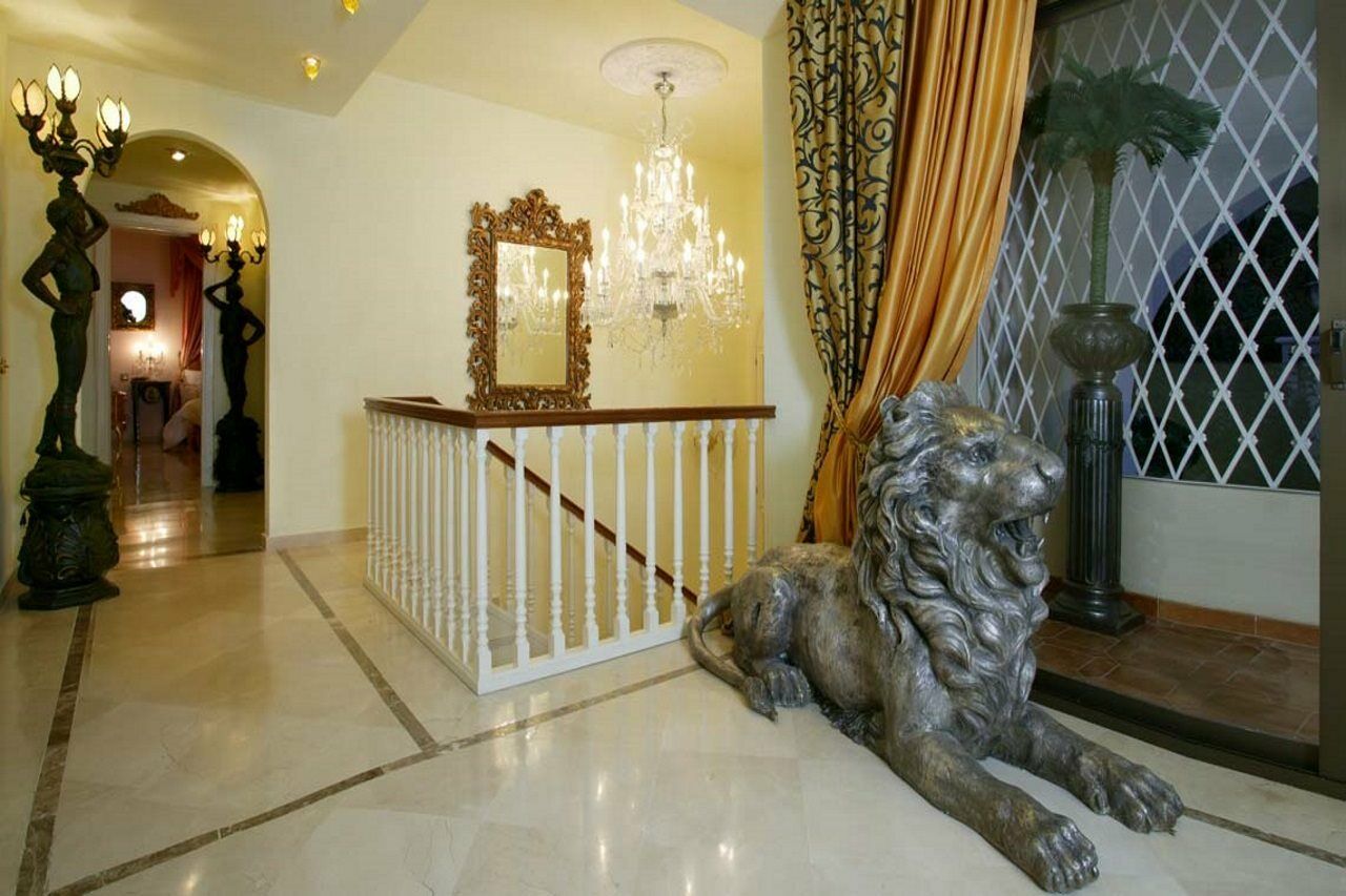 Royal Roman Empire Marbella Bagian luar foto