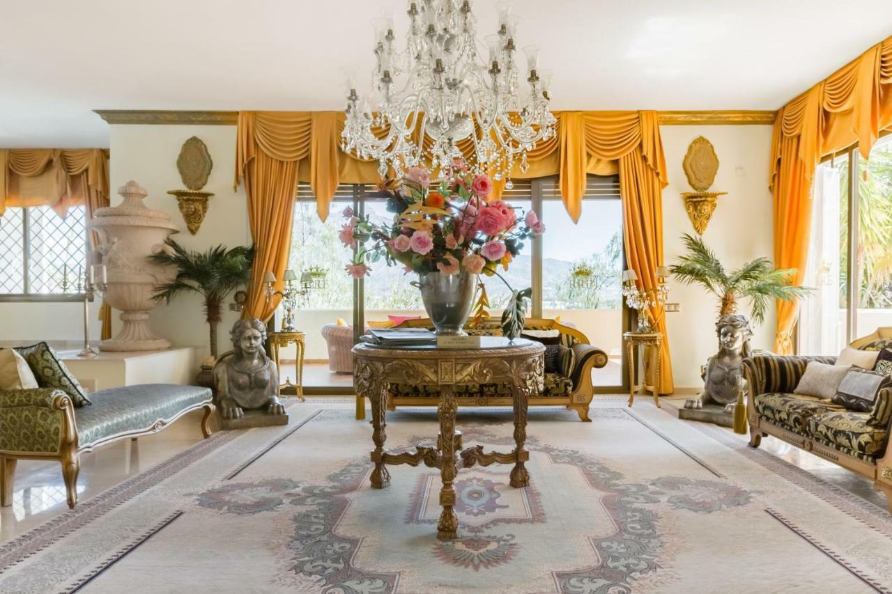 Royal Roman Empire Marbella Bagian luar foto