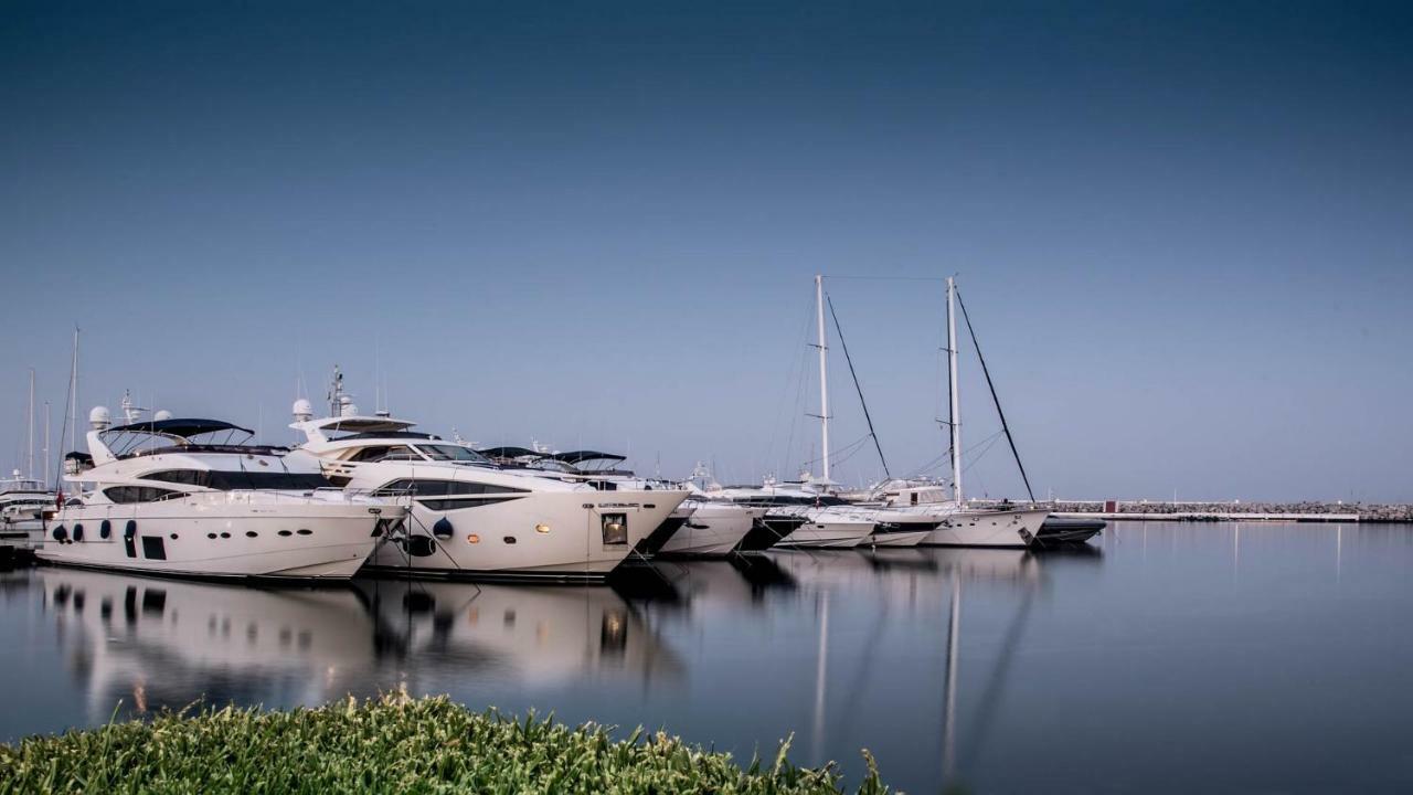 Royal Roman Empire Marbella Bagian luar foto